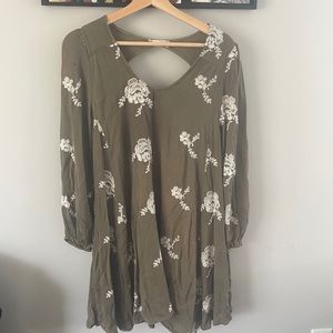 Green Boho Altar’d State Dress size Small with Keyhole back